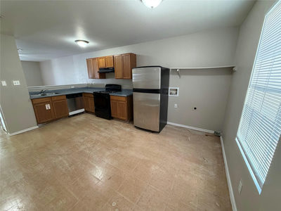 830 W Hutchins Pl — photo 3