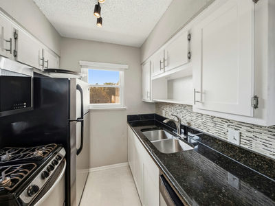 2401 Manor Rd #222 — photo 2