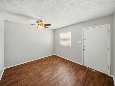 2401 Manor Rd #222 — photo 4