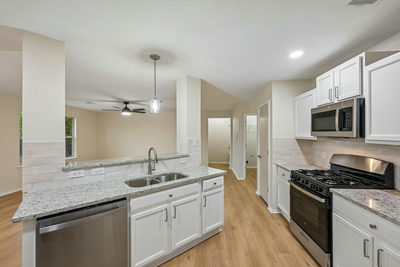 720 Goldenrod St — photo 4