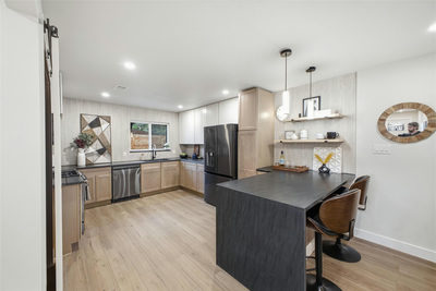 400 Chippendale Ave — photo 4
