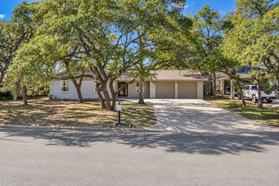5704 Parkwood Dr — photo 2
