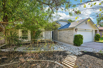 605 Hawthorne Ln — photo 3