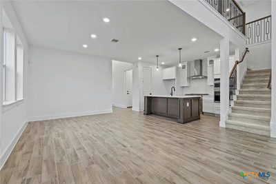165 Arena Dr — photo 2