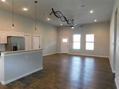 207 Laurel Ln — photo 4