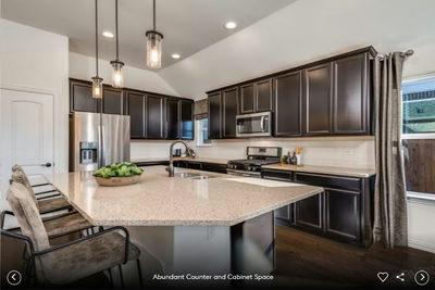 323 Archway Ln — photo 4