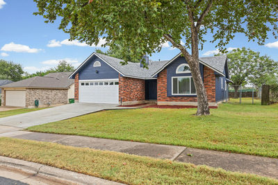 503 Dover Ln — photo 2