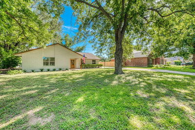 319 Columbine St — photo 2
