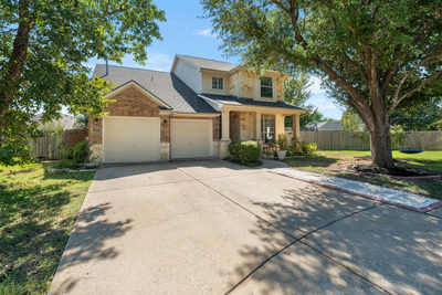 1300 Walnut Cv — photo 2