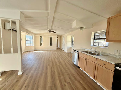 10208 Thomaswood Ln — photo 2