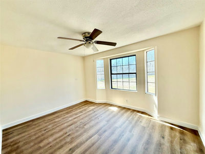 10208 Thomaswood Ln — photo 5