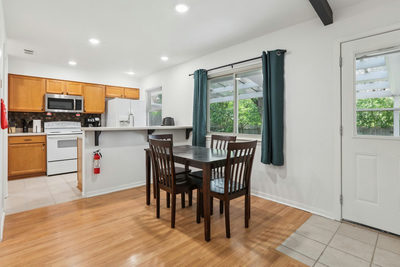 8911 Pointer Ln — photo 4
