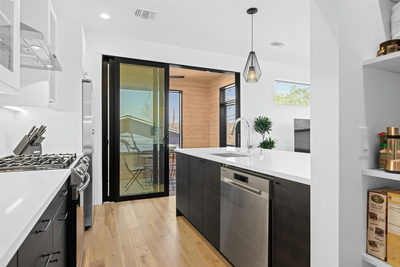 1202 Greenwood Ave — photo 4