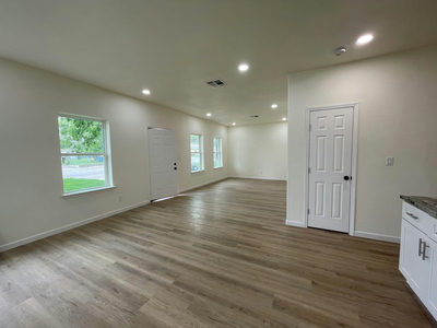 614 Pecan Valley Dr — photo 3