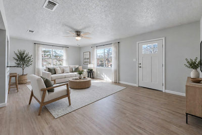 303 E AUSTIN Ave — photo 2