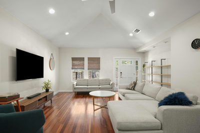 2501 Del Curto Rd — photo 3