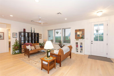 1100 Salen Cv — photo 4