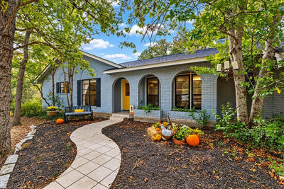 111 Post Oak Dr — photo 2