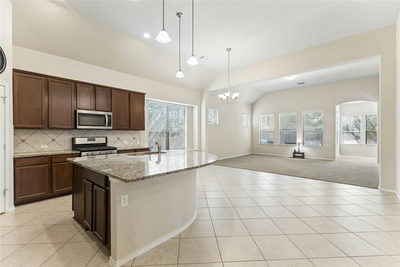 505 Cerezo Dr — photo 2