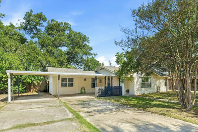 904 Kirk St — photo 2