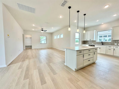 580 Treadwell Ln — photo 3