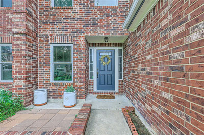 500 Hawthorne Ln — photo 2