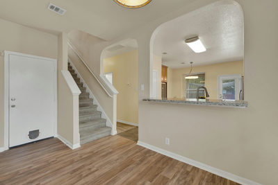 102 Wisteria Way — photo 4
