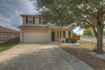 102 Wisteria Way — photo 2