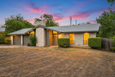 802 Riddlewood Dr — photo 2