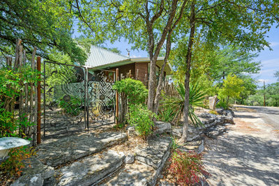 301 Yonder Dr — photo 2