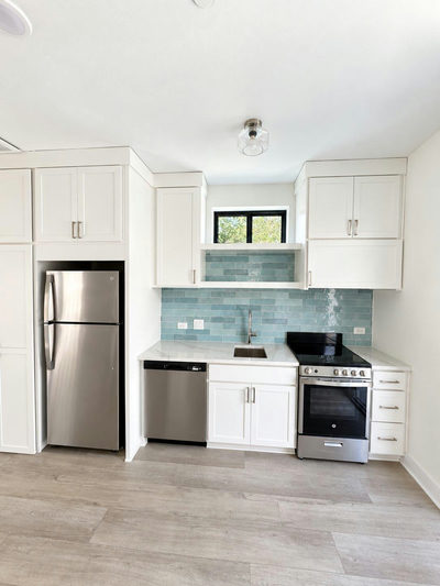 605 E 55th St #4 — photo 3