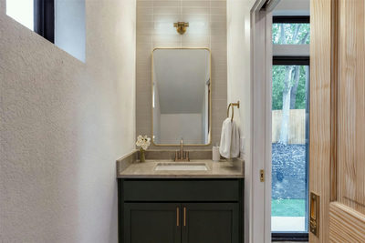 605 E 55th St #6 — photo 5