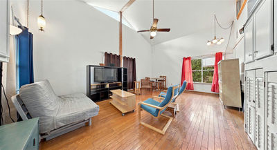 802 N Myrtle St — photo 3