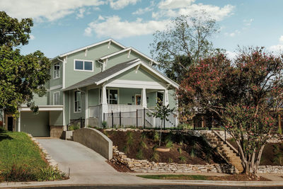 1110 Travis Heights Blvd — photo 2