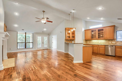515 Rolling Green Dr — photo 4