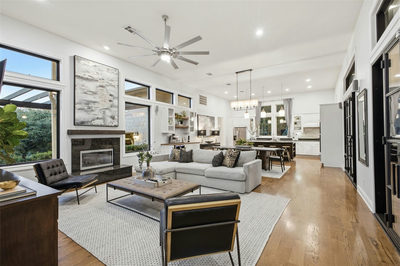 220 Clubhouse Dr — photo 4