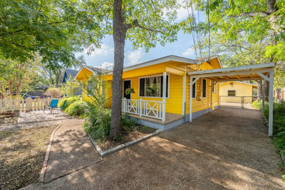 6107 Felix Ave — photo 2
