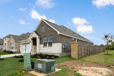 553 Redding Way — photo 2
