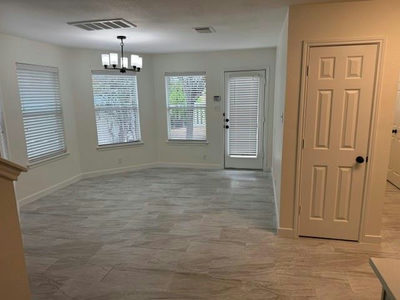 417 N Cascades Ave #2 — photo 4