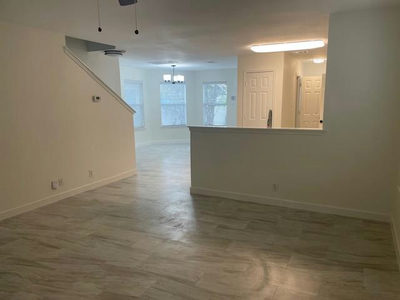 417 N Cascades Ave #2 — photo 5