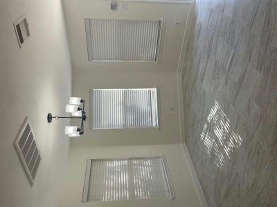 417 N Cascades Ave #2 — photo 3