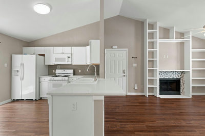 1411 Gracy Farms Ln #61 — photo 5