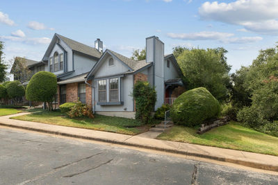 1411 Gracy Farms Ln #61 — photo 3
