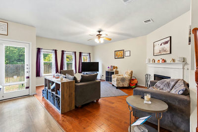 904 Elmwood Dr — photo 4