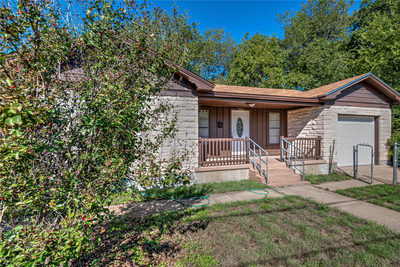 1501 N Park St — photo 3