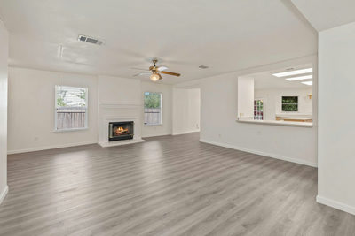 1216 Bradbury Ln — photo 3