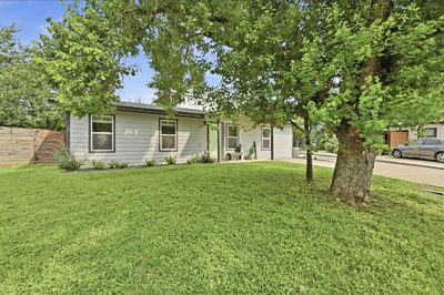 1406 Camelot Cir #1 — photo 4