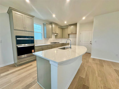 334 Young St — photo 4