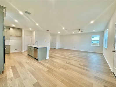 334 Young St — photo 2