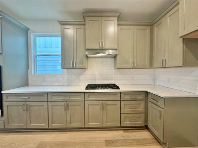 161 Young St — photo 4